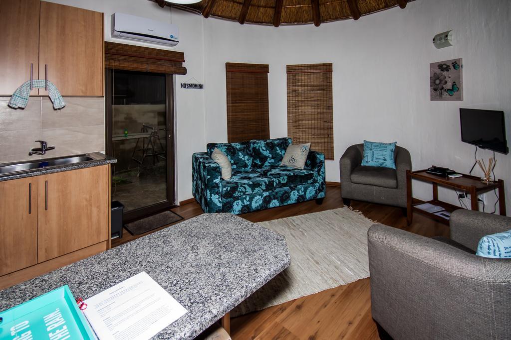 12 On Vaal Drive Guesthouse 范德拜尔帕克 外观 照片