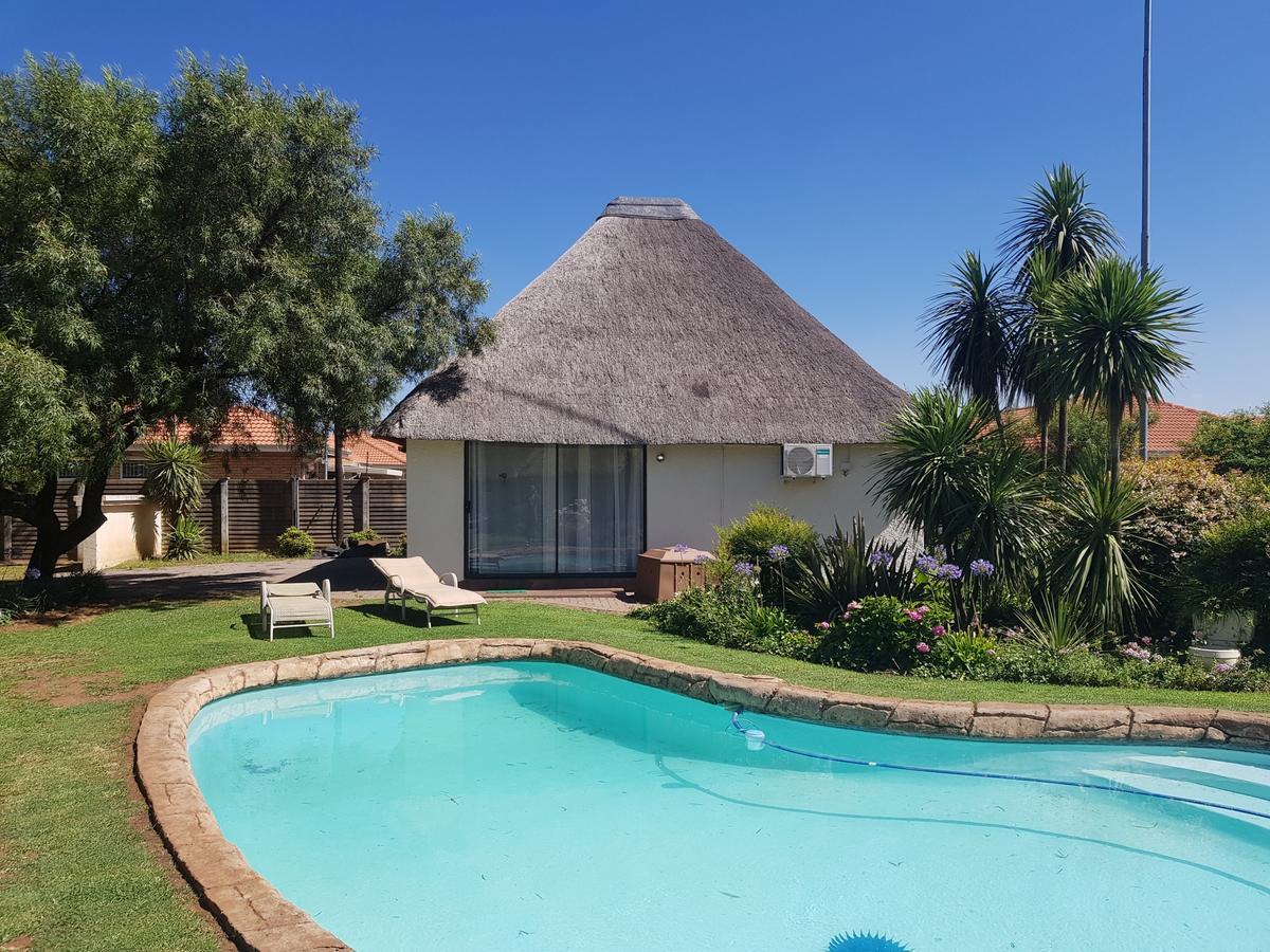 12 On Vaal Drive Guesthouse 范德拜尔帕克 外观 照片