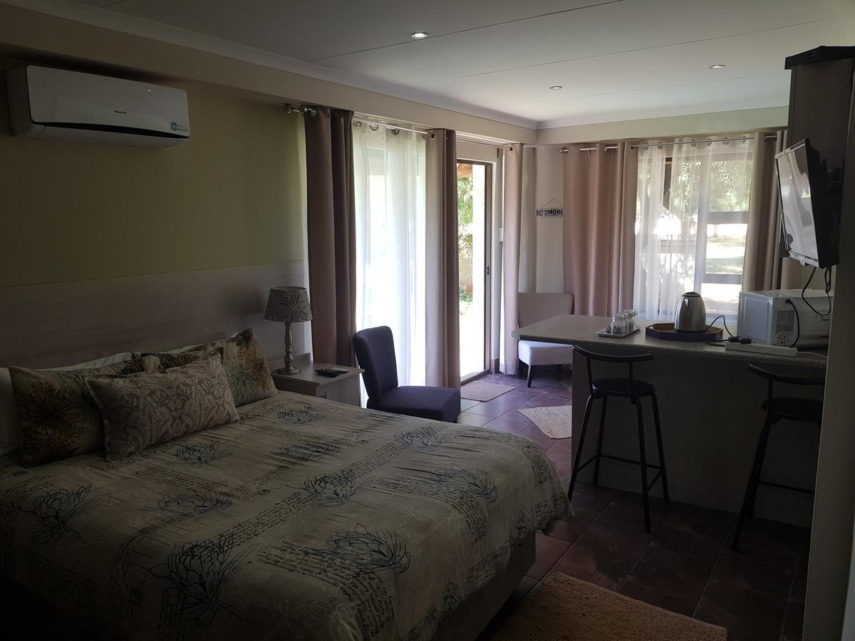 12 On Vaal Drive Guesthouse 范德拜尔帕克 外观 照片