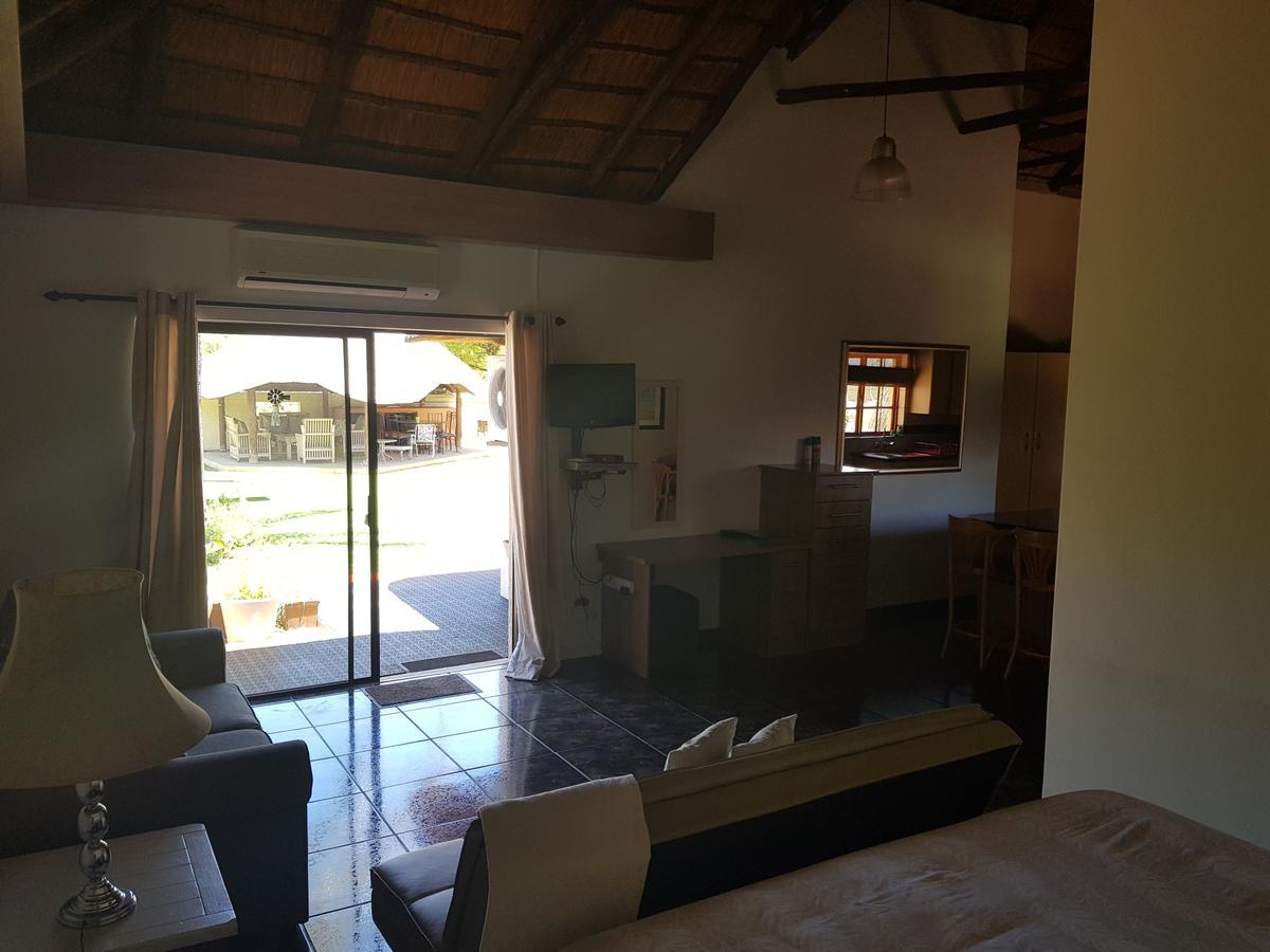 12 On Vaal Drive Guesthouse 范德拜尔帕克 外观 照片