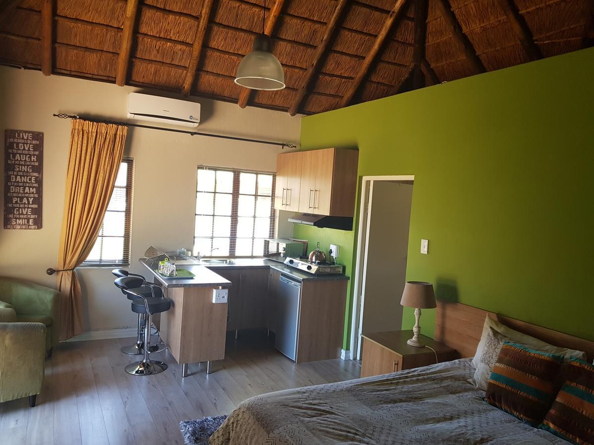 12 On Vaal Drive Guesthouse 范德拜尔帕克 外观 照片