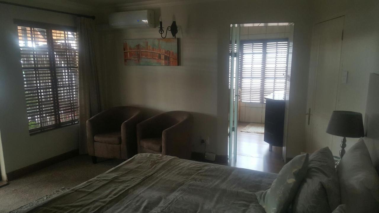 12 On Vaal Drive Guesthouse 范德拜尔帕克 外观 照片